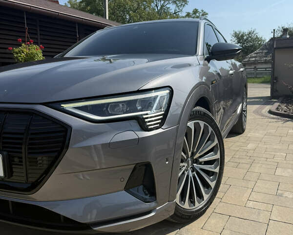 Серый Ауди E-Tron, объемом двигателя 0 л и пробегом 112 тыс. км за 32400 $, фото 1 на Automoto.ua