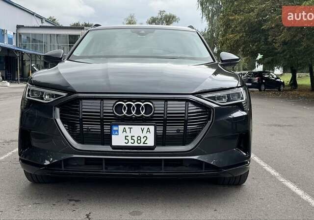 Ауди E-Tron 2020 в Ивано-Франковске на Automoto.ua Серый Ауди E-Tron, объемом двигателя 0 л и пробегом 68 тыс. км за 31000 $, фото 1 на Automoto.ua