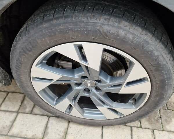 Серый Ауди E-Tron, объемом двигателя 0 л и пробегом 35 тыс. км за 39000 $, фото 1 на Automoto.ua