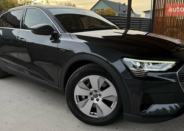 Серый Ауди E-Tron, объемом двигателя 0 л и пробегом 175 тыс. км за 22000 $, фото 1 на Automoto.ua