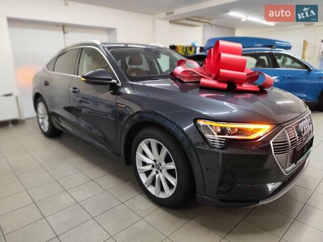 Серый Ауди E-Tron, объемом двигателя 0 л и пробегом 169 тыс. км за 33999 $, фото 1 на Automoto.ua