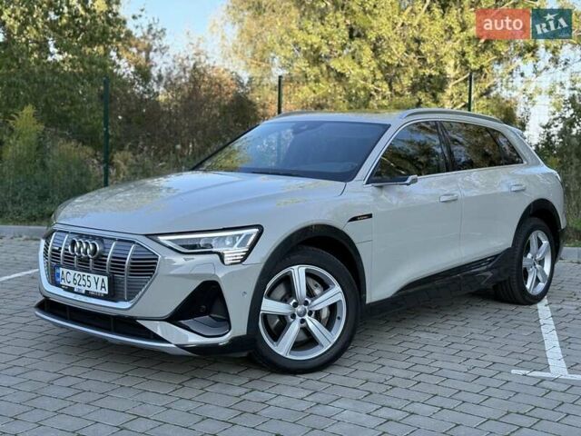 Ауди E-Tron 2020 в Луцке на Automoto.ua Серый Ауди E-Tron, объемом двигателя 0 л и пробегом 49 тыс. км за 35550 $, фото 1 на Automoto.ua
