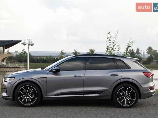 Серый Ауди E-Tron, объемом двигателя 0 л и пробегом 41 тыс. км за 37500 $, фото 1 на Automoto.ua