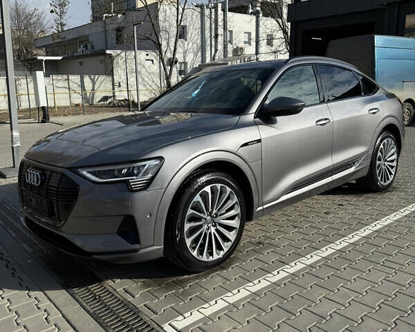 Серый Ауди E-Tron, объемом двигателя 0 л и пробегом 145 тыс. км за 37500 $, фото 1 на Automoto.ua