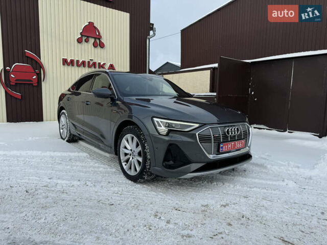Серый Ауди E-Tron, объемом двигателя 0 л и пробегом 143 тыс. км за 31799 $, фото 1 на Automoto.ua