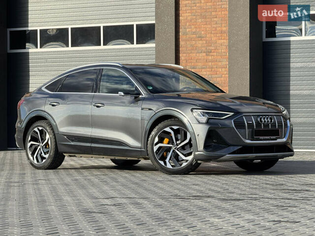 Серый Ауди E-Tron, объемом двигателя 0 л и пробегом 53 тыс. км за 40900 $, фото 1 на Automoto.ua