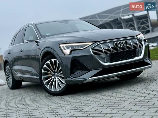 Серый Ауди E-Tron, объемом двигателя 0 л и пробегом 29 тыс. км за 38300 $, фото 1 на Automoto.ua
