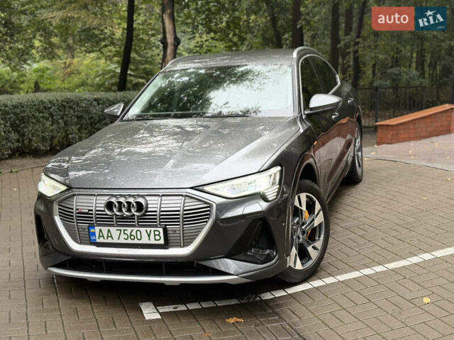 Ауди E-Tron 2020 в Киеве на Automoto.ua Серый Ауди E-Tron, объемом двигателя 0 л и пробегом 71 тыс. км за 35300 $, фото 1 на Automoto.ua