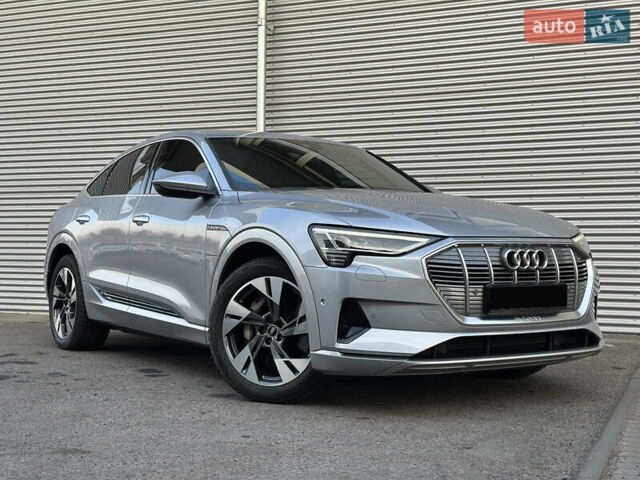 Сірий Ауді E-Tron, об'ємом двигуна 0 л та пробігом 45 тис. км за 33999 $, фото 1 на Automoto.ua