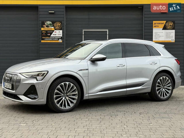 Серый Ауди E-Tron, объемом двигателя 0 л и пробегом 63 тыс. км за 39800 $, фото 1 на Automoto.ua