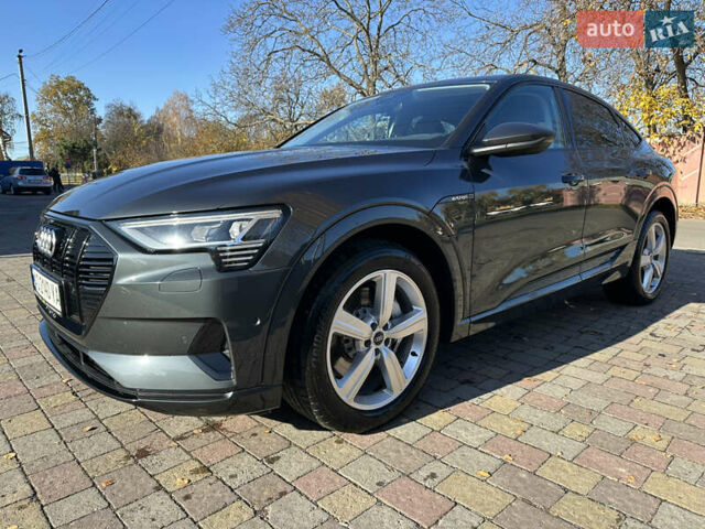 Серый Ауди E-Tron, объемом двигателя 0 л и пробегом 108 тыс. км за 32500 $, фото 1 на Automoto.ua