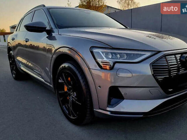 Серый Ауди E-Tron, объемом двигателя 0 л и пробегом 61 тыс. км за 30000 $, фото 1 на Automoto.ua