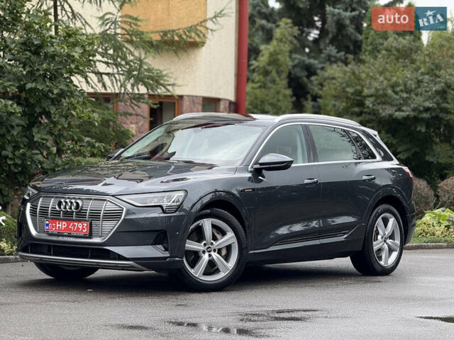 Серый Ауди E-Tron, объемом двигателя 0 л и пробегом 158 тыс. км за 27900 $, фото 1 на Automoto.ua