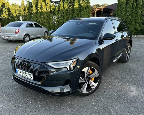 Сірий Ауді E-Tron, об'ємом двигуна 0 л та пробігом 48 тис. км за 45300 $, фото 1 на Automoto.ua