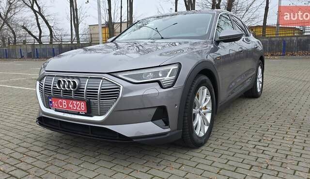 Сірий Ауді E-Tron, об'ємом двигуна 0 л та пробігом 140 тис. км за 28800 $, фото 1 на Automoto.ua