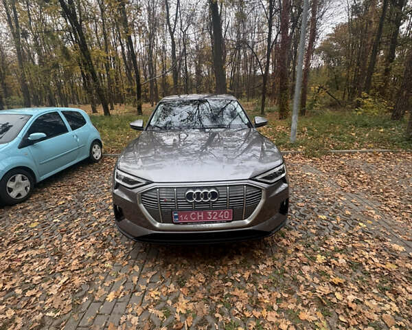 Сірий Ауді E-Tron, об'ємом двигуна 0 л та пробігом 47 тис. км за 28300 $, фото 1 на Automoto.ua
