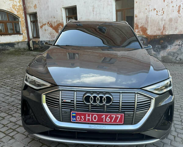 Серый Ауди E-Tron, объемом двигателя 0 л и пробегом 203 тыс. км за 29950 $, фото 1 на Automoto.ua
