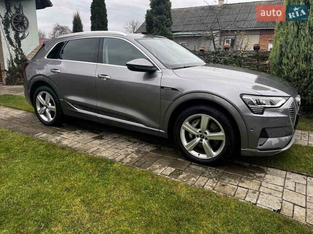 Серый Ауди E-Tron, объемом двигателя 0 л и пробегом 165 тыс. км за 33000 $, фото 1 на Automoto.ua