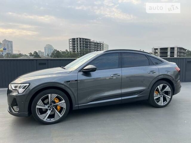 Серый Ауди E-Tron, объемом двигателя 0 л и пробегом 42 тыс. км за 45400 $, фото 1 на Automoto.ua