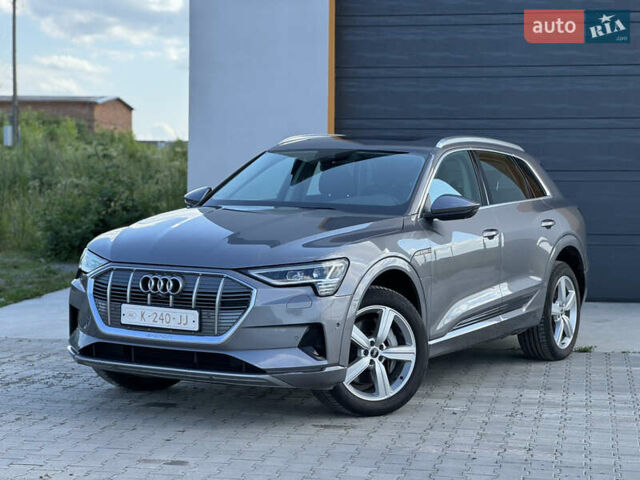 Серый Ауди E-Tron, объемом двигателя 0 л и пробегом 200 тыс. км за 23700 $, фото 1 на Automoto.ua