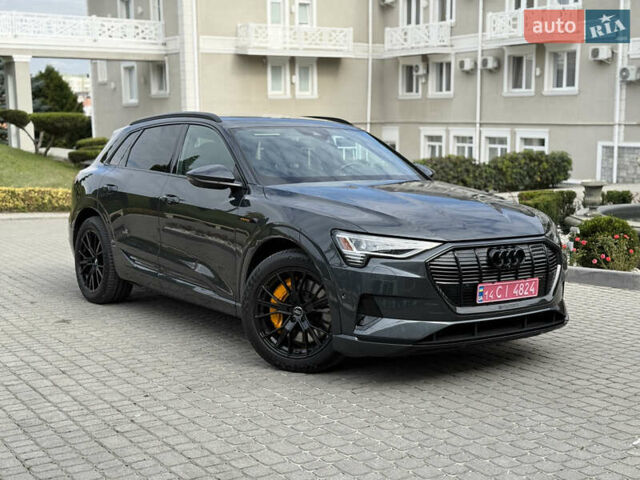 Серый Ауди E-Tron, объемом двигателя 0 л и пробегом 40 тыс. км за 34999 $, фото 1 на Automoto.ua