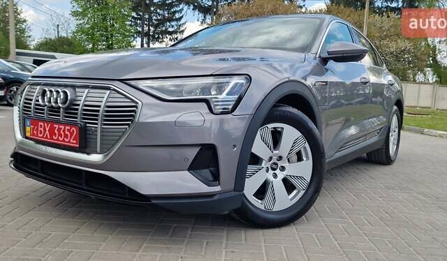 Серый Ауди E-Tron, объемом двигателя 0 л и пробегом 140 тыс. км за 25811 $, фото 1 на Automoto.ua