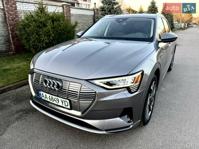 Серый Ауди E-Tron, объемом двигателя 0 л и пробегом 78 тыс. км за 33000 $, фото 1 на Automoto.ua