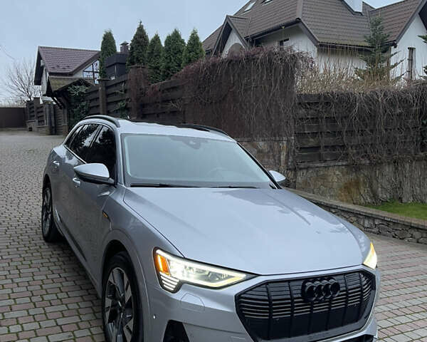 Серый Ауди E-Tron, объемом двигателя 0 л и пробегом 74 тыс. км за 37500 $, фото 1 на Automoto.ua