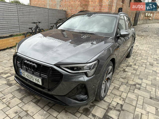 Ауди E-Tron 2022 в Черновцах на Automoto.ua Серый Ауди E-Tron, объемом двигателя 0 л и пробегом 46 тыс. км за 39599 $, фото 1 на Automoto.ua