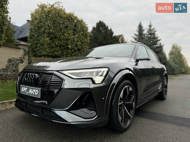 Серый Ауди E-Tron, объемом двигателя 0 л и пробегом 27 тыс. км за 48800 $, фото 1 на Automoto.ua