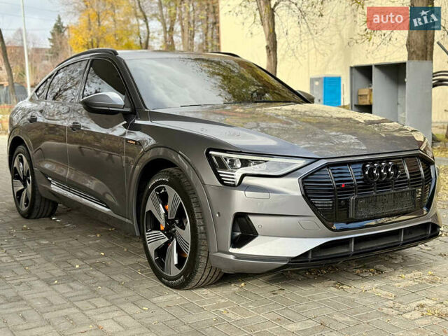 Серый Ауди E-Tron, объемом двигателя 0 л и пробегом 31 тыс. км за 46500 $, фото 1 на Automoto.ua