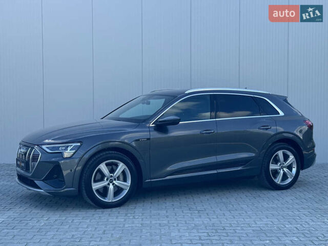 Серый Ауди E-Tron, объемом двигателя 0 л и пробегом 64 тыс. км за 41900 $, фото 1 на Automoto.ua