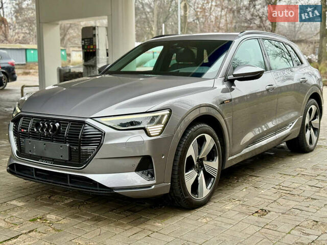 Серый Ауди E-Tron, объемом двигателя 0 л и пробегом 39 тыс. км за 44500 $, фото 1 на Automoto.ua