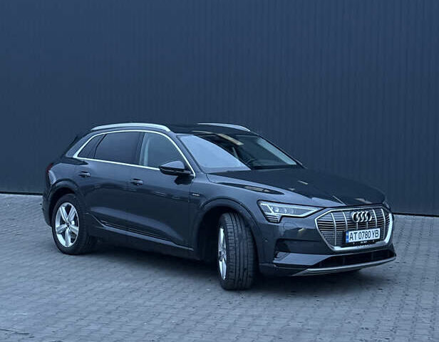 Серый Ауди E-Tron, объемом двигателя 0 л и пробегом 45 тыс. км за 42000 $, фото 1 на Automoto.ua