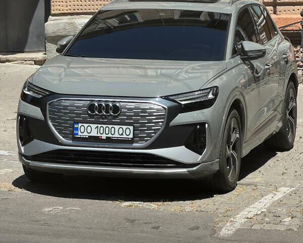 Серый Ауди E-Tron, объемом двигателя 0 л и пробегом 10 тыс. км за 37000 $, фото 1 на Automoto.ua