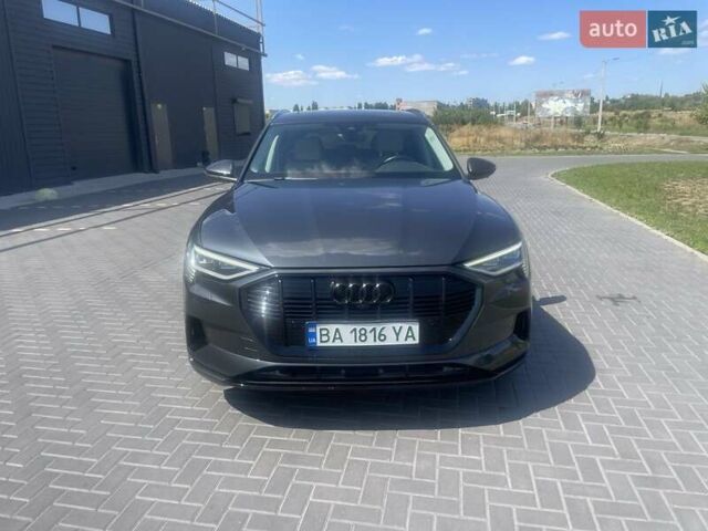 Сірий Ауді E-Tron, об'ємом двигуна 0 л та пробігом 26 тис. км за 34000 $, фото 1 на Automoto.ua