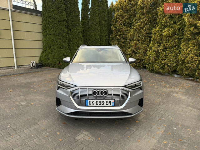 Серый Ауди E-Tron, объемом двигателя 0 л и пробегом 59 тыс. км за 38749 $, фото 1 на Automoto.ua