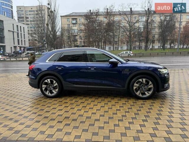 Синий Ауди E-Tron, объемом двигателя 0 л и пробегом 57 тыс. км за 28700 $, фото 1 на Automoto.ua