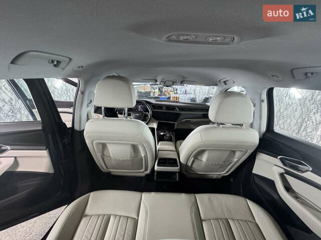 Синий Ауди E-Tron, объемом двигателя 0 л и пробегом 135 тыс. км за 26400 $, фото 1 на Automoto.ua