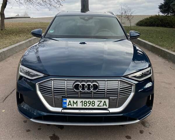 Синий Ауди E-Tron, объемом двигателя 0 л и пробегом 60 тыс. км за 35500 $, фото 1 на Automoto.ua