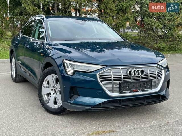 Синий Ауди E-Tron, объемом двигателя 0 л и пробегом 142 тыс. км за 26500 $, фото 1 на Automoto.ua