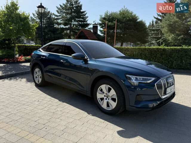 Синій Ауді E-Tron, об'ємом двигуна 0 л та пробігом 47 тис. км за 33000 $, фото 1 на Automoto.ua
