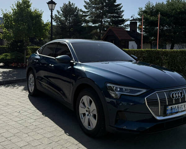 Синій Ауді E-Tron, об'ємом двигуна 0 л та пробігом 47 тис. км за 33300 $, фото 1 на Automoto.ua
