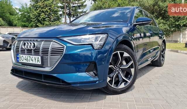 Синий Ауди E-Tron, объемом двигателя 0 л и пробегом 39 тыс. км за 36500 $, фото 1 на Automoto.ua