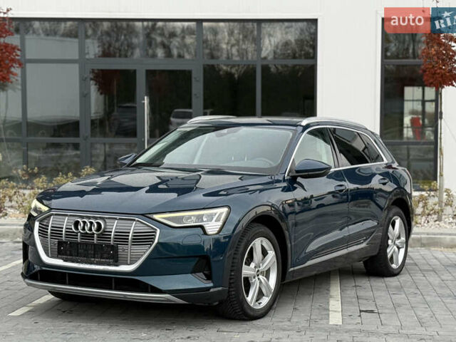 Синій Ауді E-Tron, об'ємом двигуна 0 л та пробігом 67 тис. км за 33900 $, фото 1 на Automoto.ua
