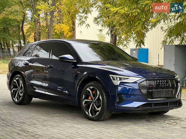 Синий Ауди E-Tron, объемом двигателя 0 л и пробегом 27 тыс. км за 42500 $, фото 1 на Automoto.ua