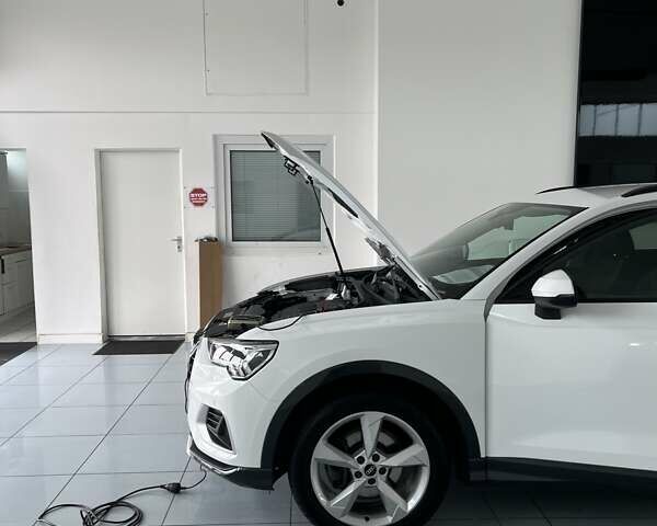 Белый Ауди Ку3, объемом двигателя 1.97 л и пробегом 93 тыс. км за 42755 $, фото 1 на Automoto.ua