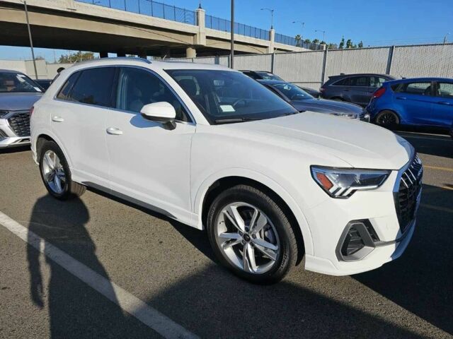 Белый Ауди Ку3, объемом двигателя 0 л и пробегом 13 тыс. км за 36200 $, фото 1 на Automoto.ua