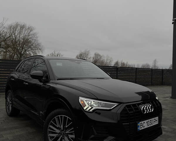 Черный Ауди Ку3, объемом двигателя 1.98 л и пробегом 33 тыс. км за 30300 $, фото 1 на Automoto.ua