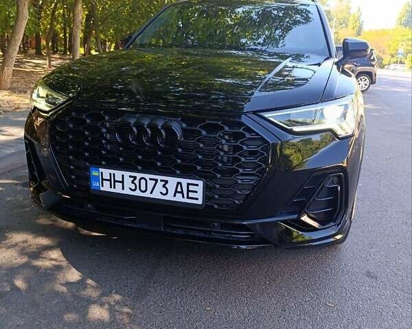 Черный Ауди Ку3, объемом двигателя 1.98 л и пробегом 9 тыс. км за 31999 $, фото 1 на Automoto.ua